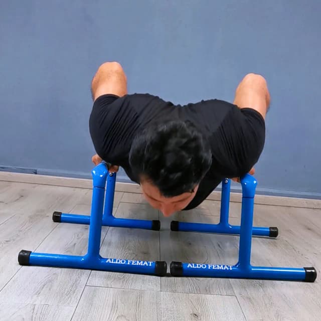 Flexiones en barras paralelas