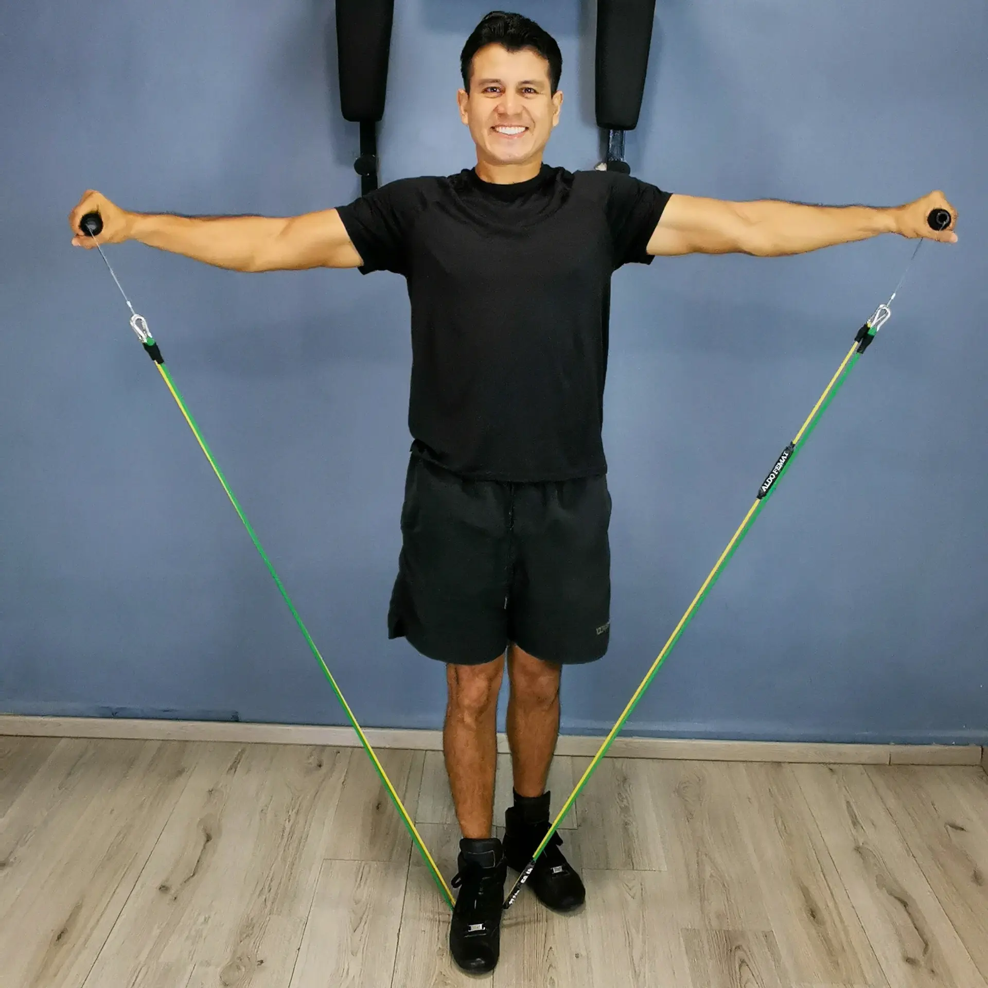 Hombro con ligas de resistencia